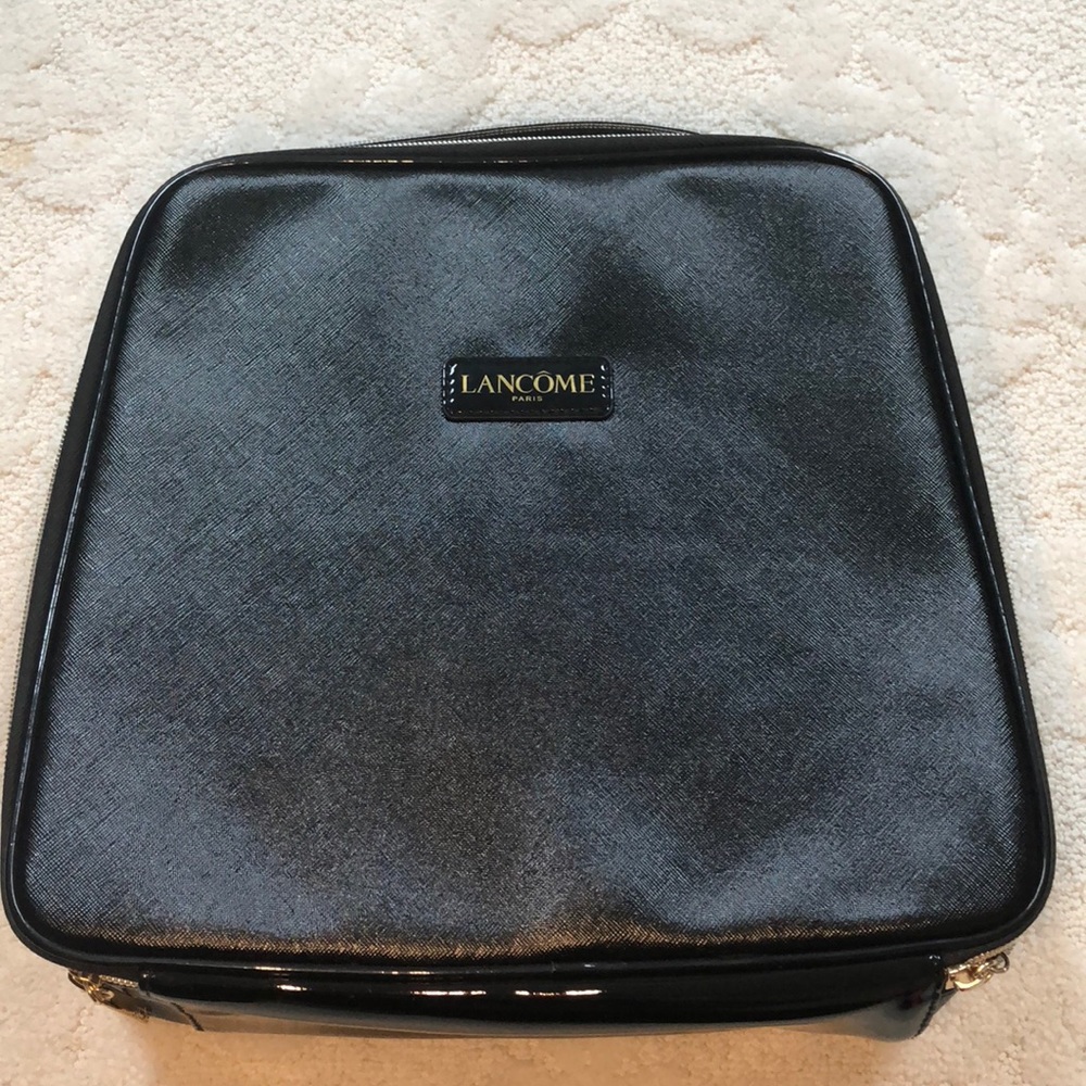 Makeup/ cosmetic case